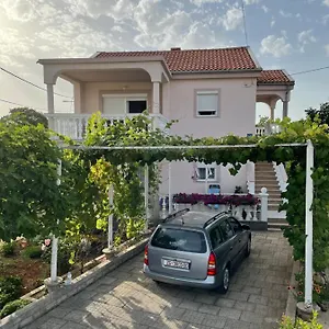 Mirela Vrh (Krk)